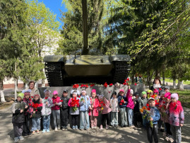 Никогда не знайте, дети, Про войну и про беду! Никогда не знайте, дети, Про войну и про беду!.